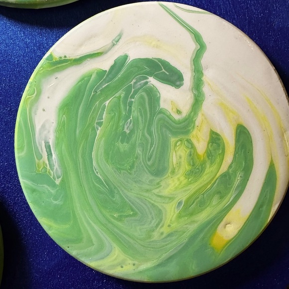 4 COASTERS  Green, White and Yellow Acrylic and resin shine finish - Picture 5 of 8